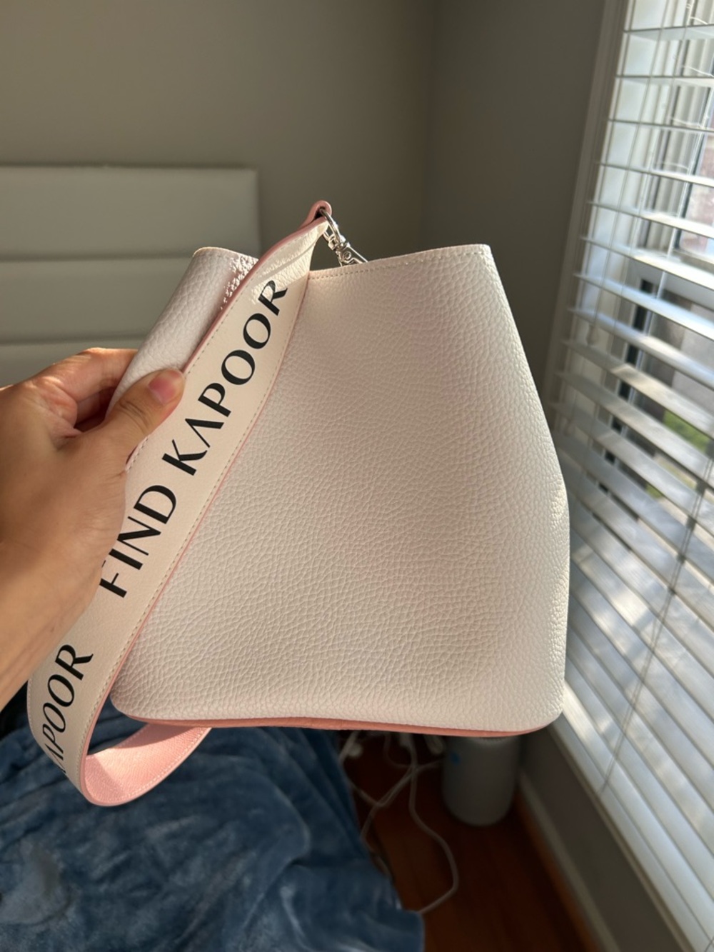 FIND KAPOOR PINGO BAG IN PINK